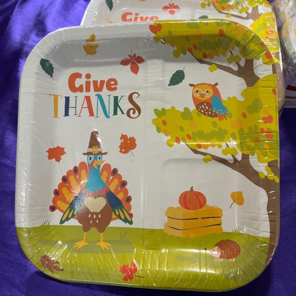 New 📌 64 Pieces Party Set Square Dinner Plates, Cups, Straws, Plastic Drinkware - Picture 6 of 9